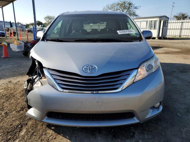 5TDYK3DC6GS693862 - 2016 TOYOTA SIENNA XLE SILVER photo 5