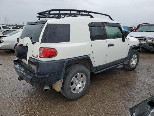 JTEBU11FX8K031869 - 2008 TOYOTA FJ CRUISER WHITE photo 3