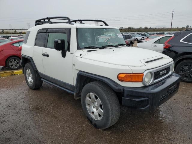 JTEBU11FX8K031869 - 2008 TOYOTA FJ CRUISER WHITE photo 4