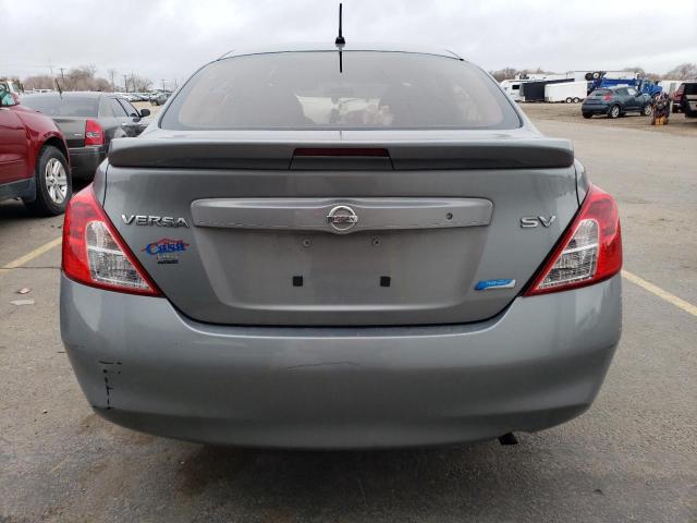 3N1CN7APXEL813703 - 2014 NISSAN VERSA S GRAY photo 6