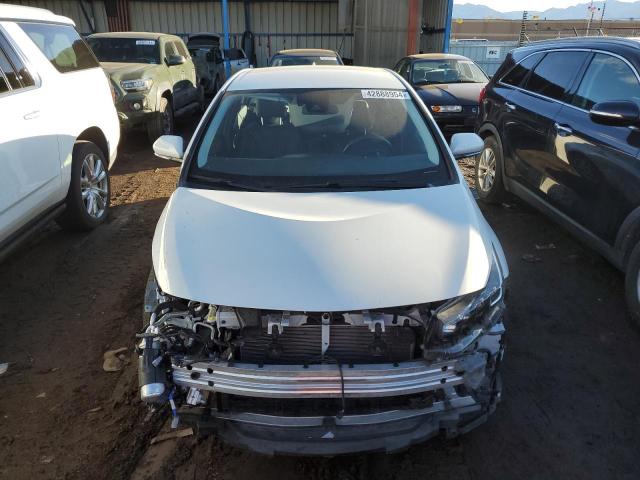 JTDKARFP8J3073034 - 2018 TOYOTA PRIUS PRIM თეთრი ფოტო 5