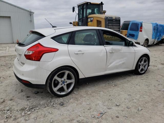 1FAHP3N20CL402913 - 2012 FORD FOCUS TITANIUM WHITE photo 3