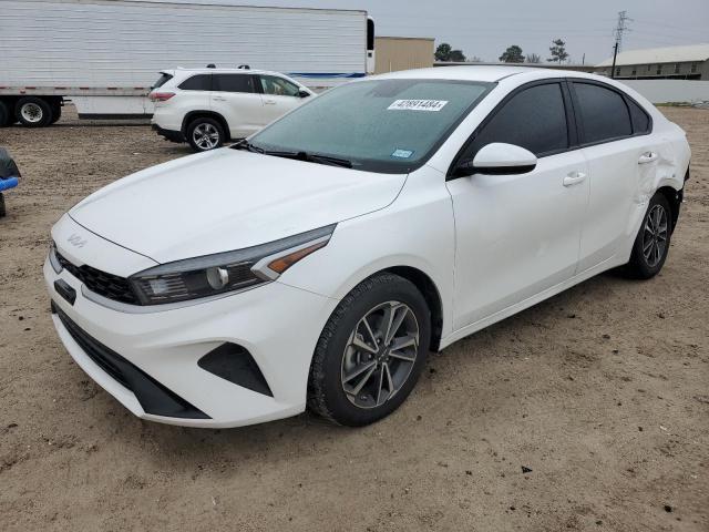 3KPF24AD7NE452328 - 2022 KIA FORTE FE WHITE photo 1