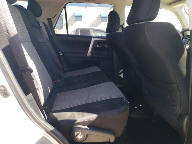 JTEBU5JR6H5463228 - 2017 TOYOTA 4RUNNER SR5/SR5 PREMIUM 银色 照片 11