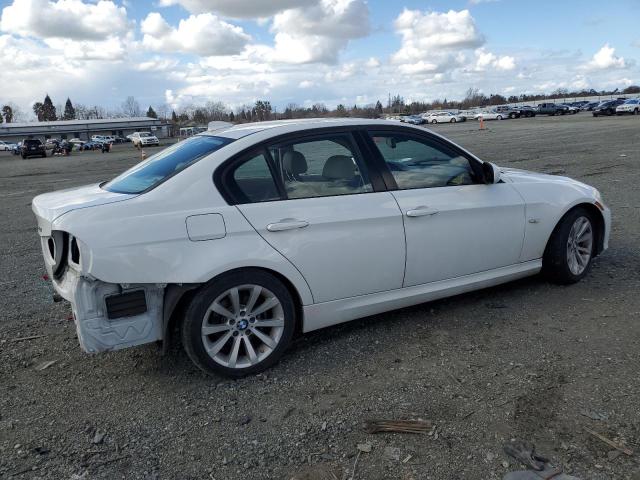 WBAPH7C5XBE682587 - 2011 BMW 328 I WHITE photo 3