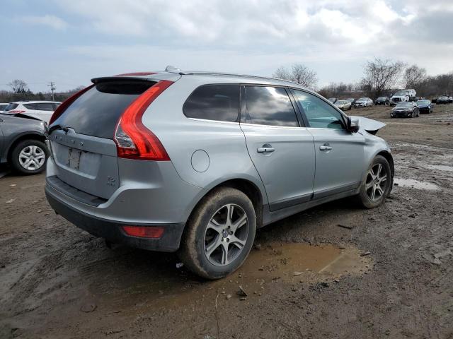 YV4902DZ4D2421755 - 2013 VOLVO XC60 T6 SILVER photo 3