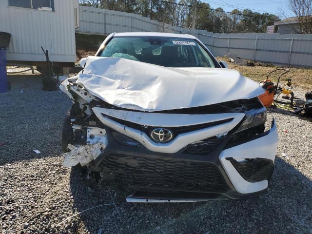 4T1G11AK3PU727438 - 2023 TOYOTA CAMRY SE NIGHT SHADE WHITE photo 5