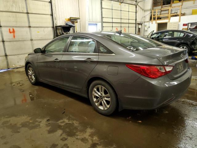 5NPEB4AC9DH508282 - 2013 HYUNDAI SONATA GLS GRAY photo 2