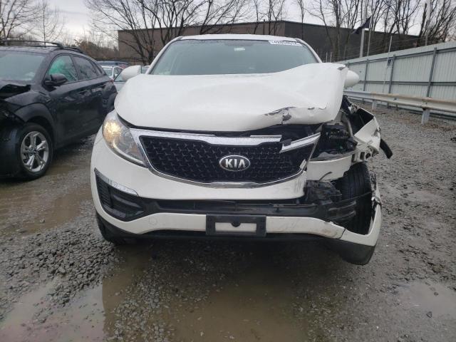 KNDPBCAC1G7880226 - 2016 KIA SPORTAGE LX WHITE photo 5