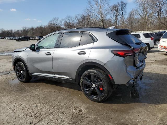 LRBFZPR45MD062456 - 2021 BUICK ENVISION ESSENCE SILVER photo 2