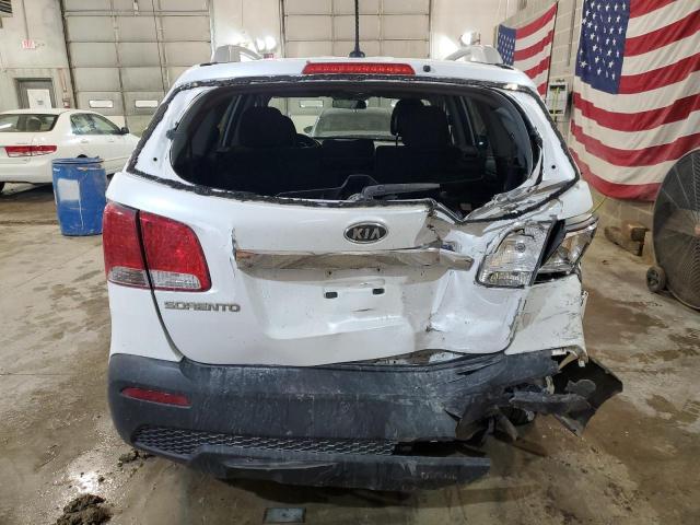 5XYKTDA2XBG086650 - 2011 KIA SORENTO BASE WHITE photo 6