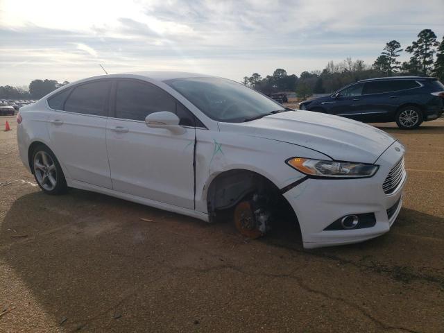 3FA6P0H92FR200868 - 2015 FORD FUSION SE WHITE photo 4