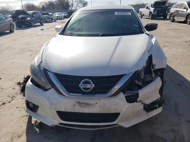 1N4AL3AP5HN309394 - 2017 NISSAN ALTIMA 2.5 WHITE photo 5