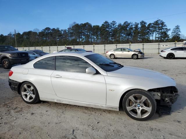 WBAKG7C54BE801845 - 2011 BMW 335 I WHITE photo 4