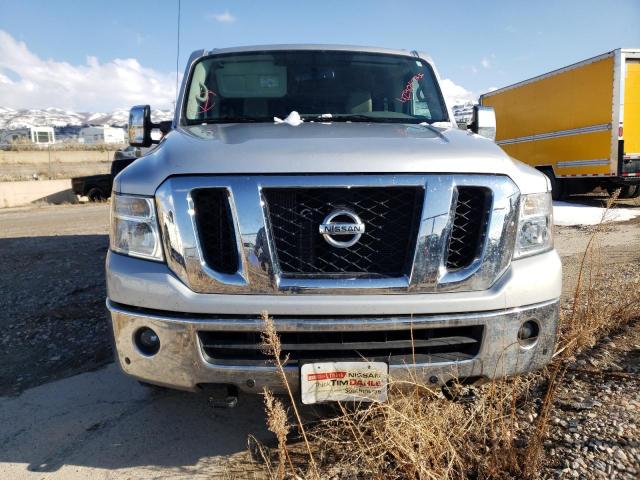 5BZAF0AA9JN851390 - 2018 NISSAN NV 3500 S SILVER photo 5