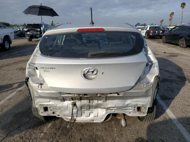 KMHCT5AE9HU314077 - 2017 HYUNDAI ACCENT SE SILVER photo 6