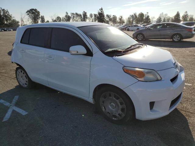 JTKKU10478J019570 - 2008 TOYOTA SCION XD WHITE photo 4