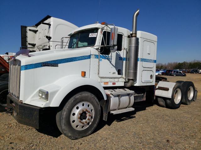 1XKDDU8X56J124612 - 2006 KENWORTH CONSTRUCTI T800 SILVER photo 2