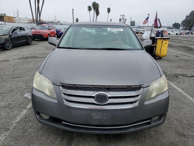 4T1BK36B26U092738 - 2006 TOYOTA AVALON XL GRAY photo 5