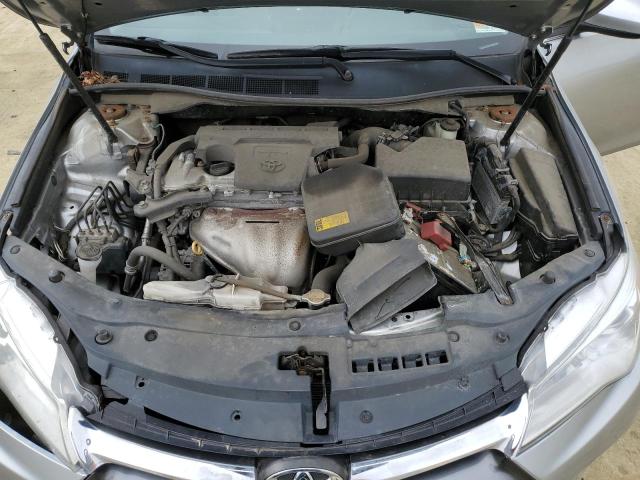 4T4BF1FK0FR453768 - 2015 TOYOTA CAMRY LE SILVER photo 11
