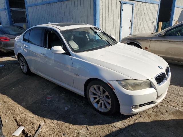 WBAPH5C54BA448473 - 2011 BMW 328 I SULEV WHITE photo 4