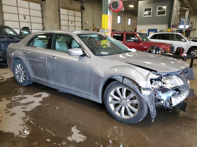 2C3CCARG8HH571421 - 2017 CHRYSLER 300 LIMITED SILVER photo 4