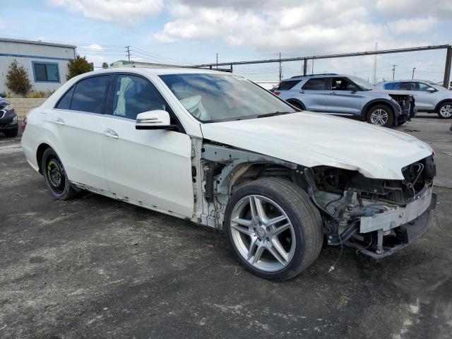 WDDHF5GB8BA511786 - 2011 MERCEDES-BENZ E 350 WHITE photo 4