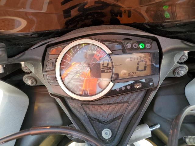 JS1GR7MA9B2102933 - 2011 SUZUKI GSX750 TWO TONE photo 8