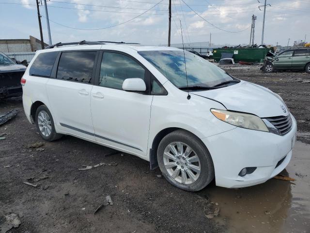 5TDDK3DCXCS043196 - 2012 TOYOTA SIENNA XLE WHITE photo 4