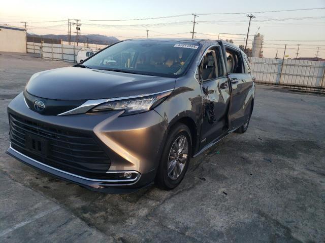 2021 TOYOTA SIENNA XLE, 