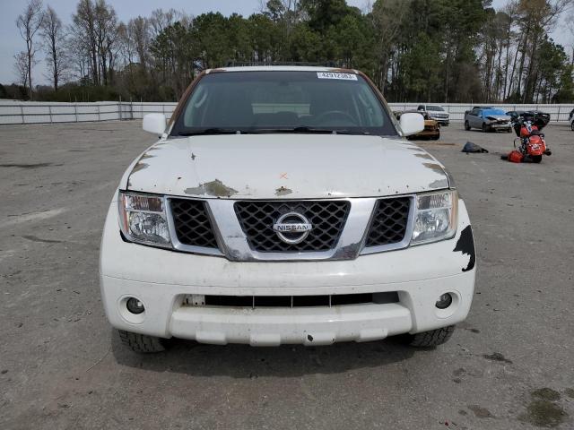 5N1AR18W45C784208 - 2005 NISSAN PATHFINDER LE WHITE photo 5