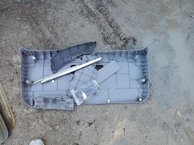 2T1KR32E35C382997 - 2005 TOYOTA COROLLA MA XR SILVER photo 13