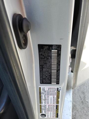 2T1KR32E35C382997 - 2005 TOYOTA COROLLA MA XR SILVER photo 14