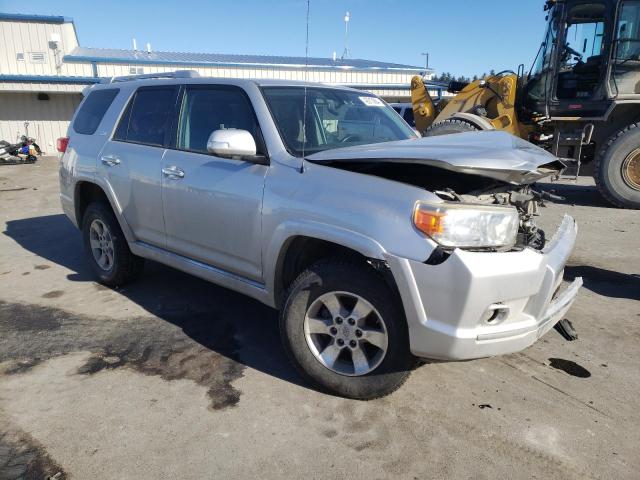 JTEBU5JR7B5043131 - 2011 TOYOTA 4RUNNER SR5 SILVER photo 4