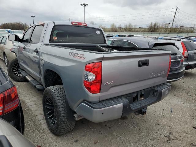 5TFDW5F17HX612230 - 2017 TOYOTA TUNDRA CREWMAX SR5 SILVER photo 2