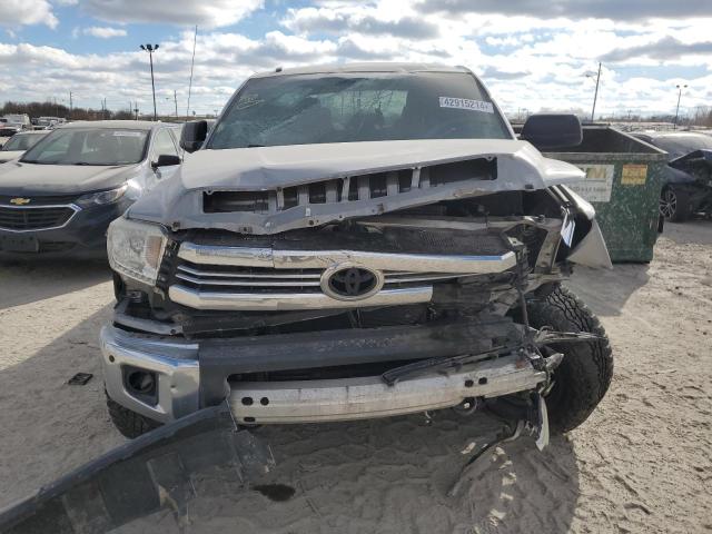 5TFDW5F17HX612230 - 2017 TOYOTA TUNDRA CREWMAX SR5 SILVER photo 5