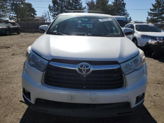 5TDBKRFH7FS074378 - 2015 TOYOTA HIGHLANDER LE WHITE photo 5