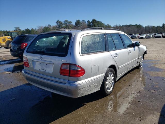 WDBJH82J0YX038587 - 2000 MERCEDES-BENZ E 320 4MATIC SILVER photo 3