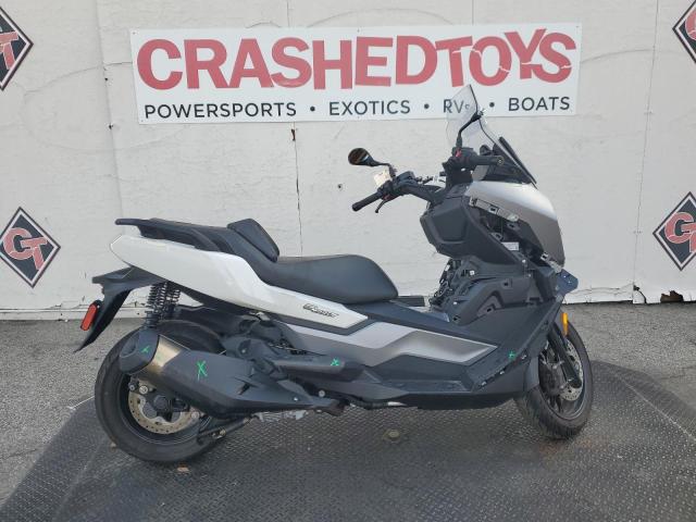 WB40C6303PS905384 - 2023 BMW C 400 GT SILVER photo 1