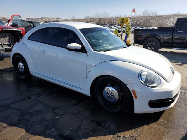 3VWJX7AT2EM616544 - 2014 VOLKSWAGEN BEETLE WHITE photo 4