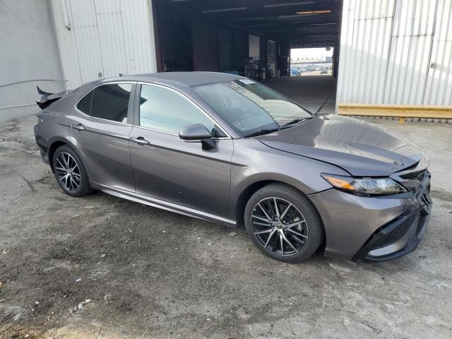 4T1G11AKXPU733558 - 2023 TOYOTA CAMRY SE NIGHT SHADE GRAY photo 4