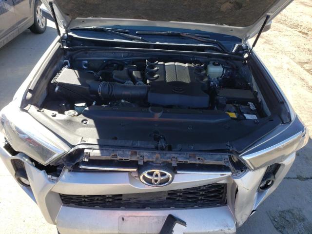 JTEMU5JR1N5995541 - 2022 TOYOTA 4RUNNER SR5/SR5 PREMIUM 银色 照片 12