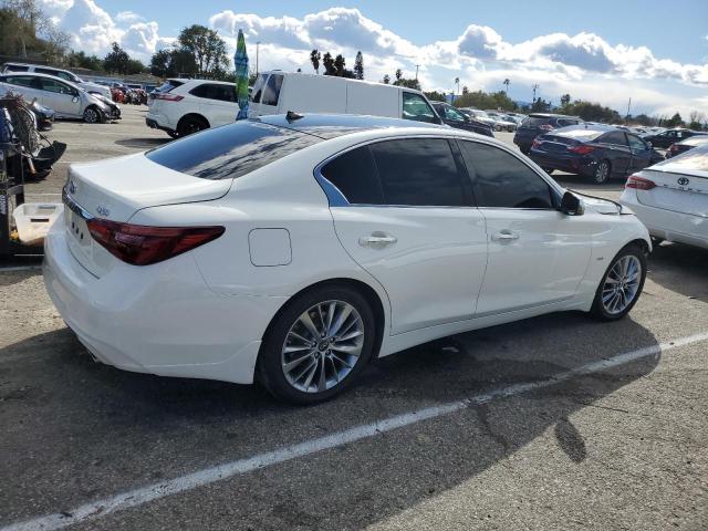 JN1EV7APXJM364337 - 2018 INFINITI Q50 LUXE WHITE photo 3