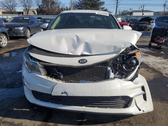 5XXGT4L34JG215156 - 2018 KIA OPTIMA LX 白色 照片 5