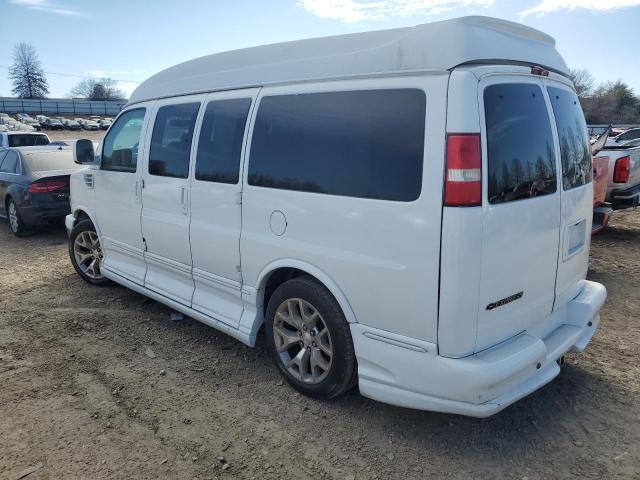 1GBFG154881117990 - 2008 CHEVROLET EXPRESS G1 WHITE photo 2