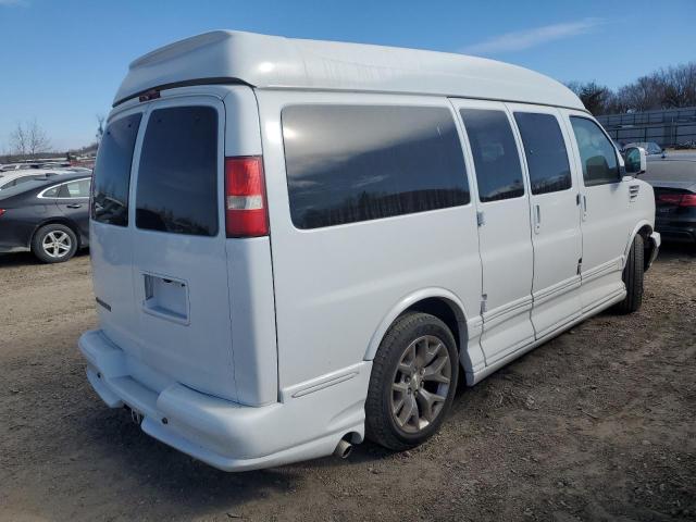 1GBFG154881117990 - 2008 CHEVROLET EXPRESS G1 WHITE photo 3