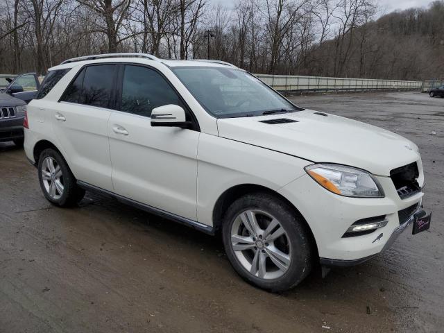 4JGDA5HB6CA061686 - 2012 MERCEDES-BENZ ML 350 4MATIC WHITE photo 4