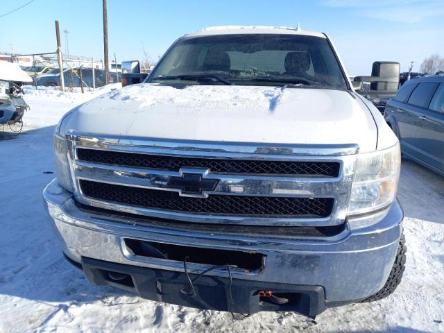 1GC1KXC87BF211544 - 2011 CHEVROLET SILVERADO K2500 HEAVY DUTY LT WHITE photo 5