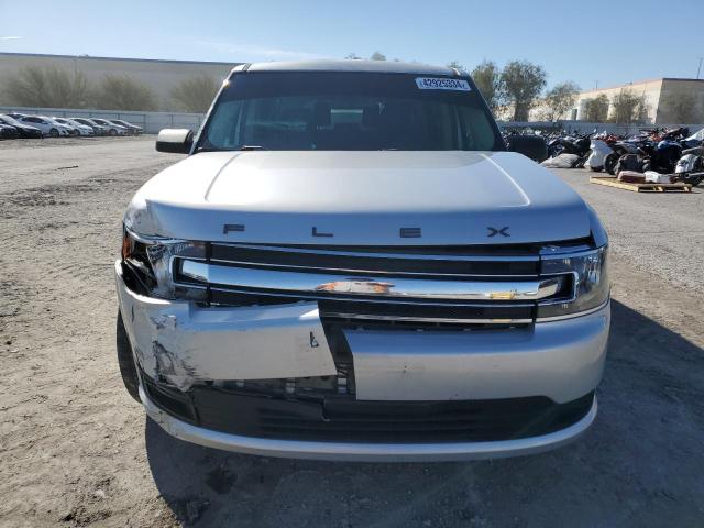 2FMGK5B8XJBA03329 - 2018 FORD FLEX SE SILVER photo 5