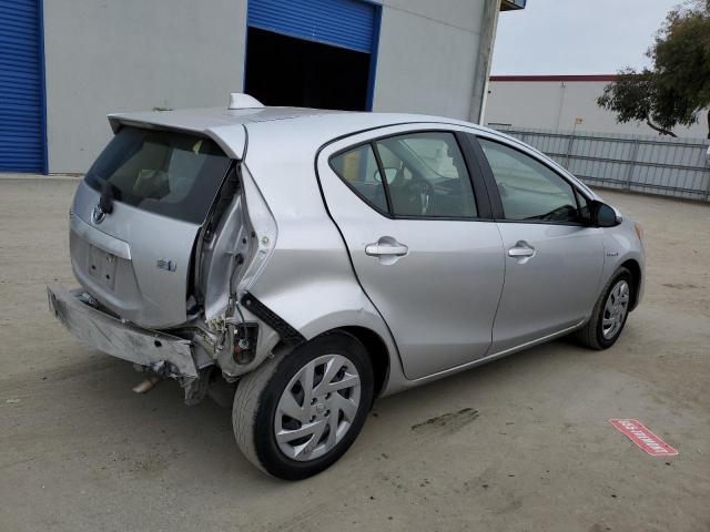 JTDKDTB30F1577751 - 2015 TOYOTA PRIUS C SILVER photo 3